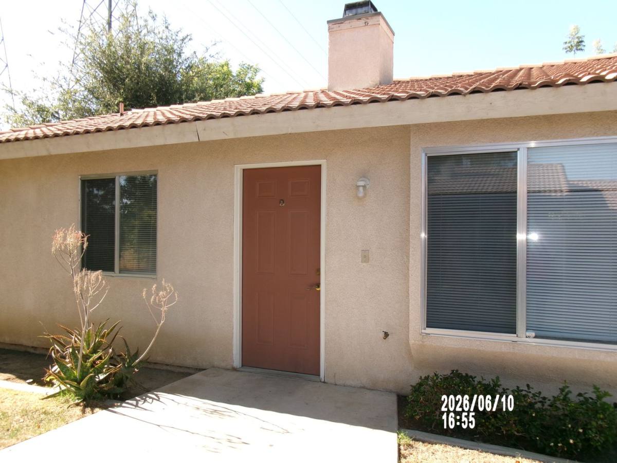 Apartment for rent at 2811 Brookside Dr, Bakersfield, CA 93311