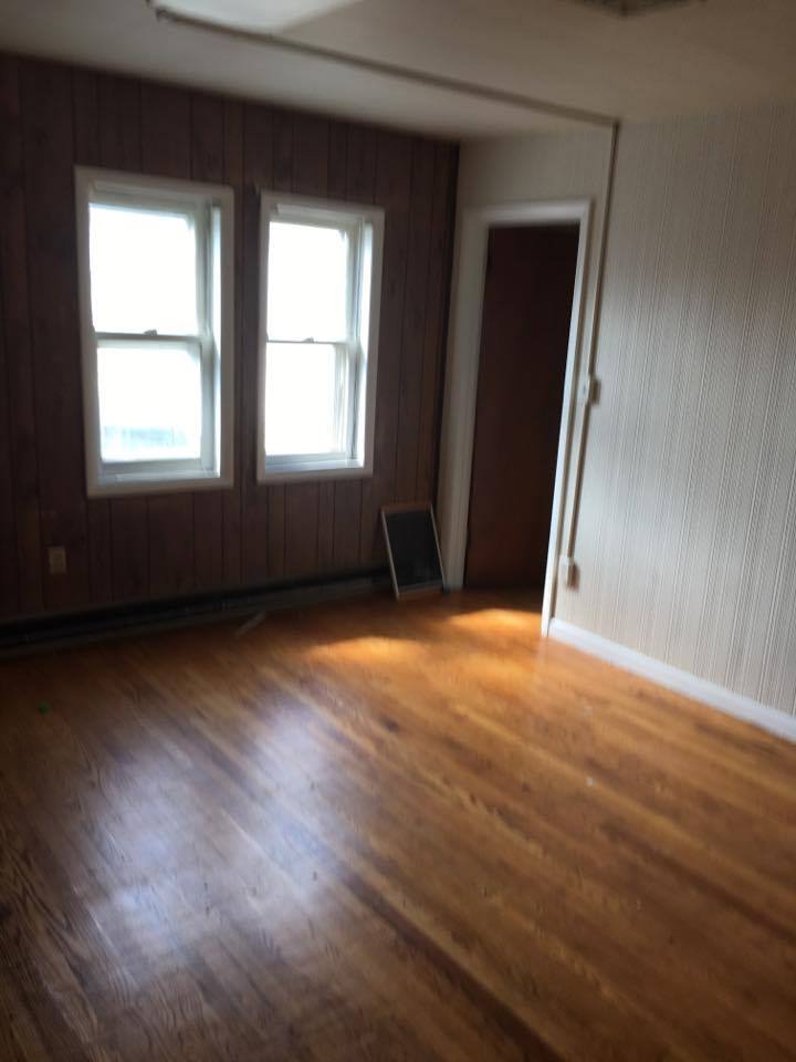 Apartment for rent at 819 N Queen St, Martinsburg, WV 25401