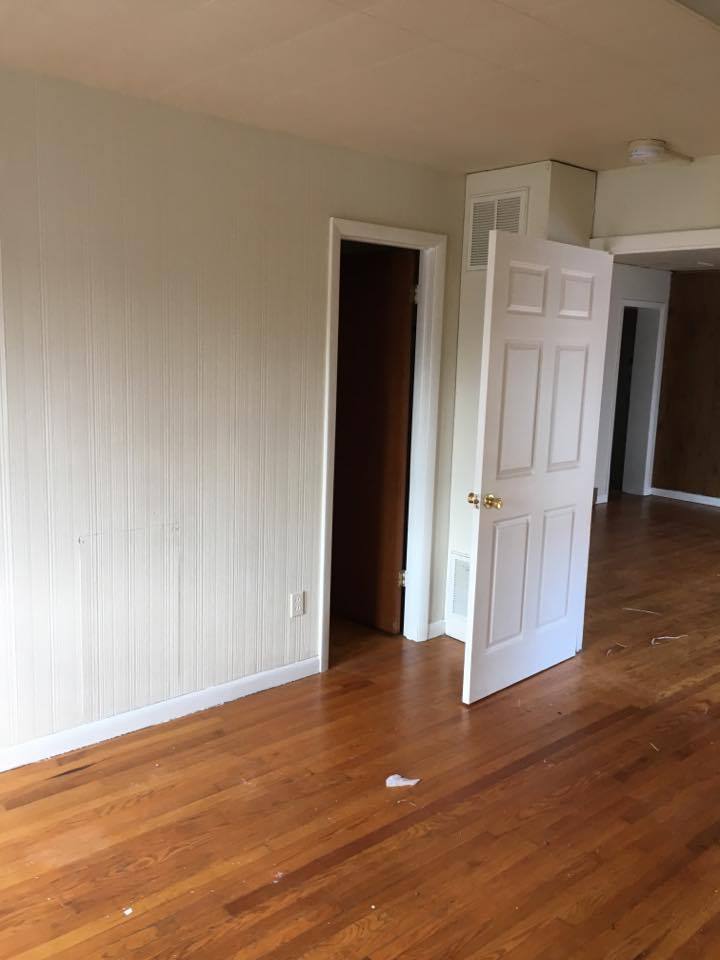Apartment for rent at 819 N Queen St, Martinsburg, WV 25401