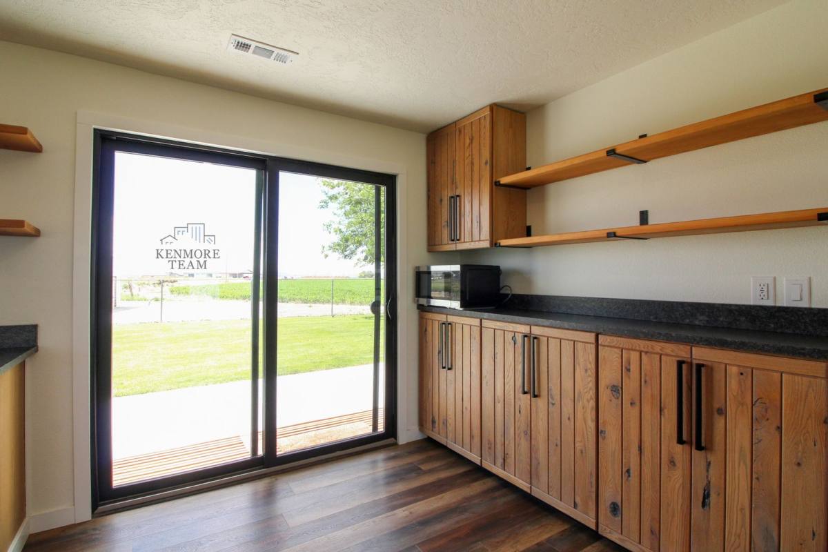 House for rent at 4151 Columbia River Rd, Pasco, WA 99301