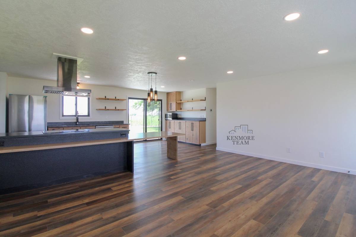 House for rent at 4151 Columbia River Rd, Pasco, WA 99301