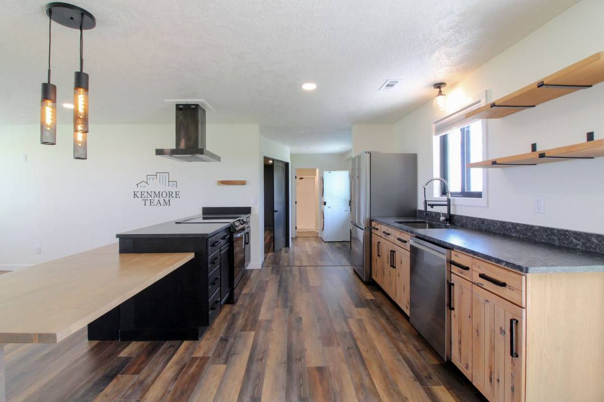 House for rent at 4151 Columbia River Rd, Pasco, WA 99301