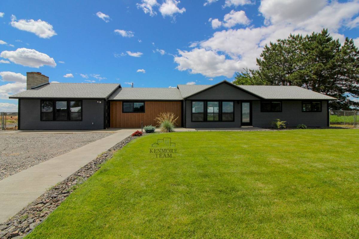House for rent at 4151 Columbia River Rd, Pasco, WA 99301