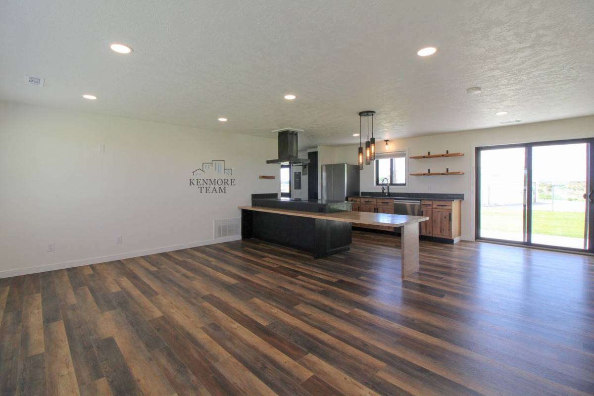 House for rent at 4151 Columbia River Rd, Pasco, WA 99301