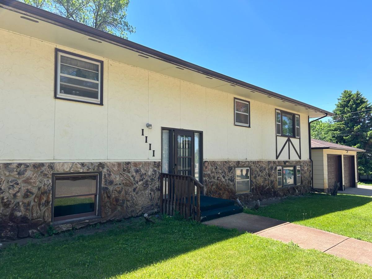 Apartment for rent at 1111 2nd St W, Dickinson, ND 58601