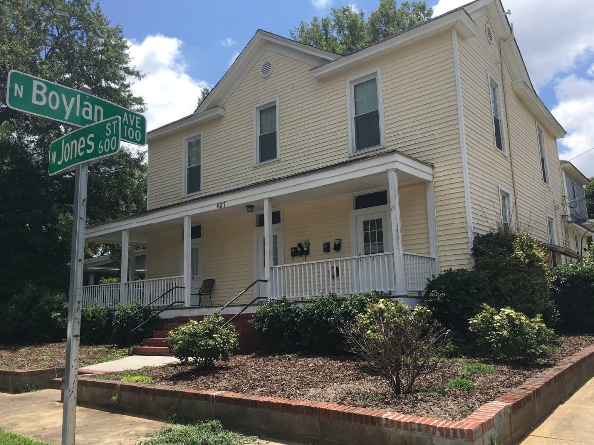 Apartment for rent at 627 W Jones St, Raleigh, NC 27603