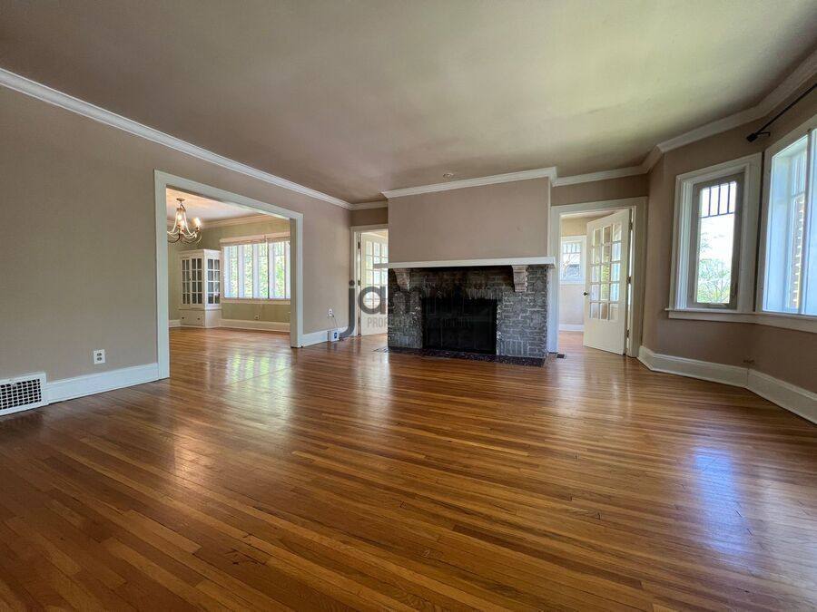Apartment for rent at 3232 Clarendon Rd, Cleveland, OH 44118