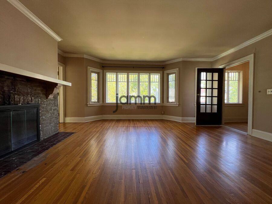 Apartment for rent at 3232 Clarendon Rd, Cleveland, OH 44118
