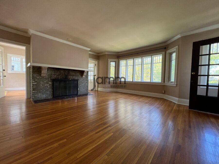 Apartment for rent at 3232 Clarendon Rd, Cleveland, OH 44118
