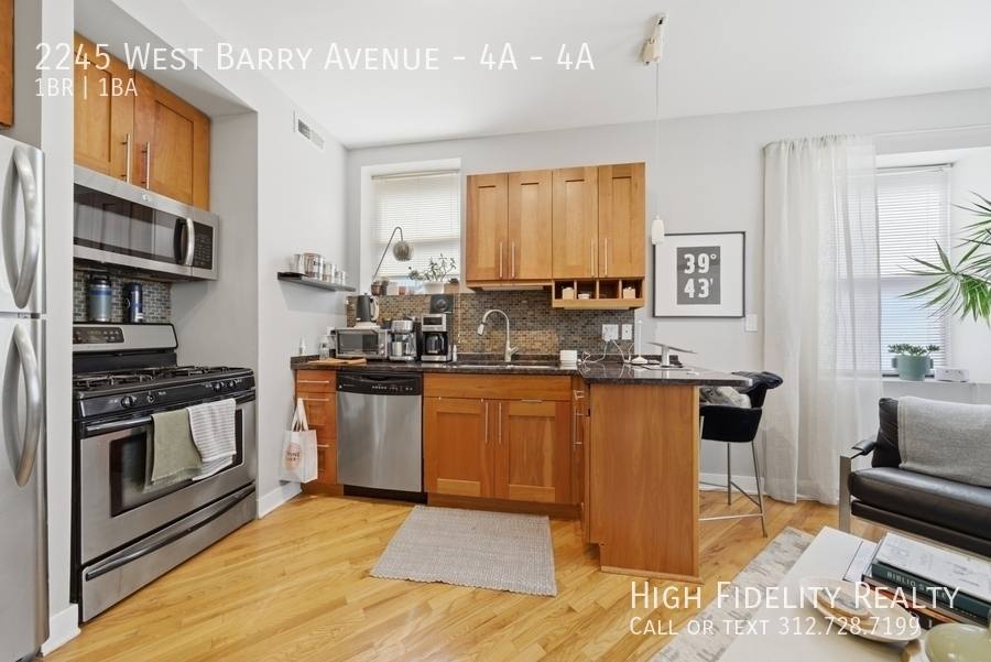 Apartment for rent at 2245 W Barry Ave #4A, Chicago, IL 60618