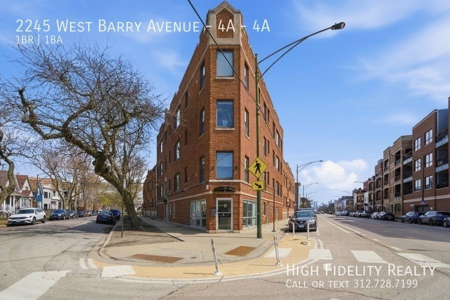 Apartment for rent at 2245 W Barry Ave #4A, Chicago, IL 60618