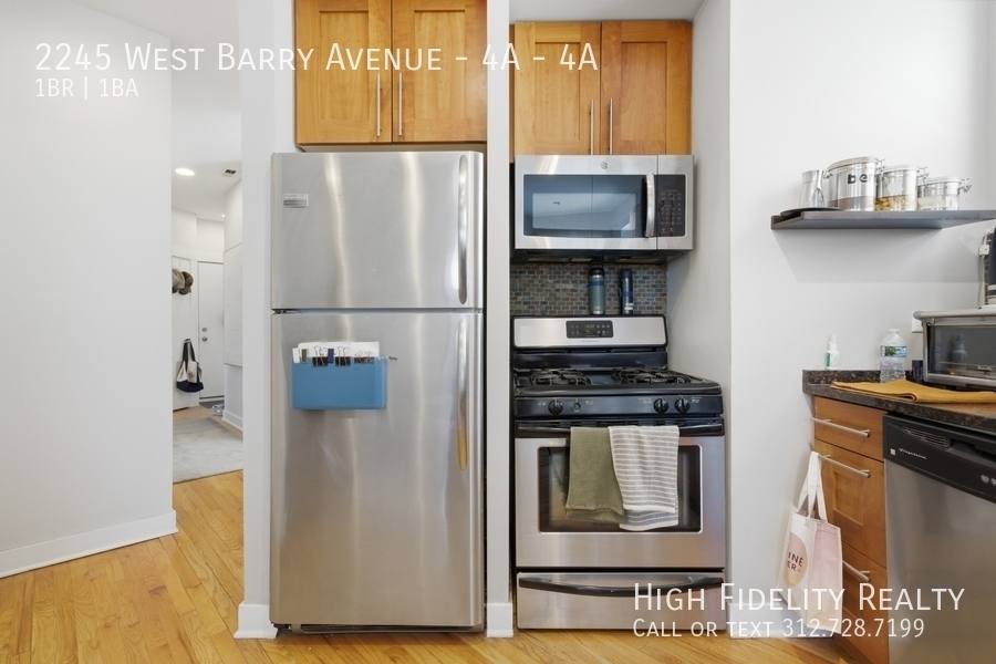 Apartment for rent at 2245 W Barry Ave #4A, Chicago, IL 60618