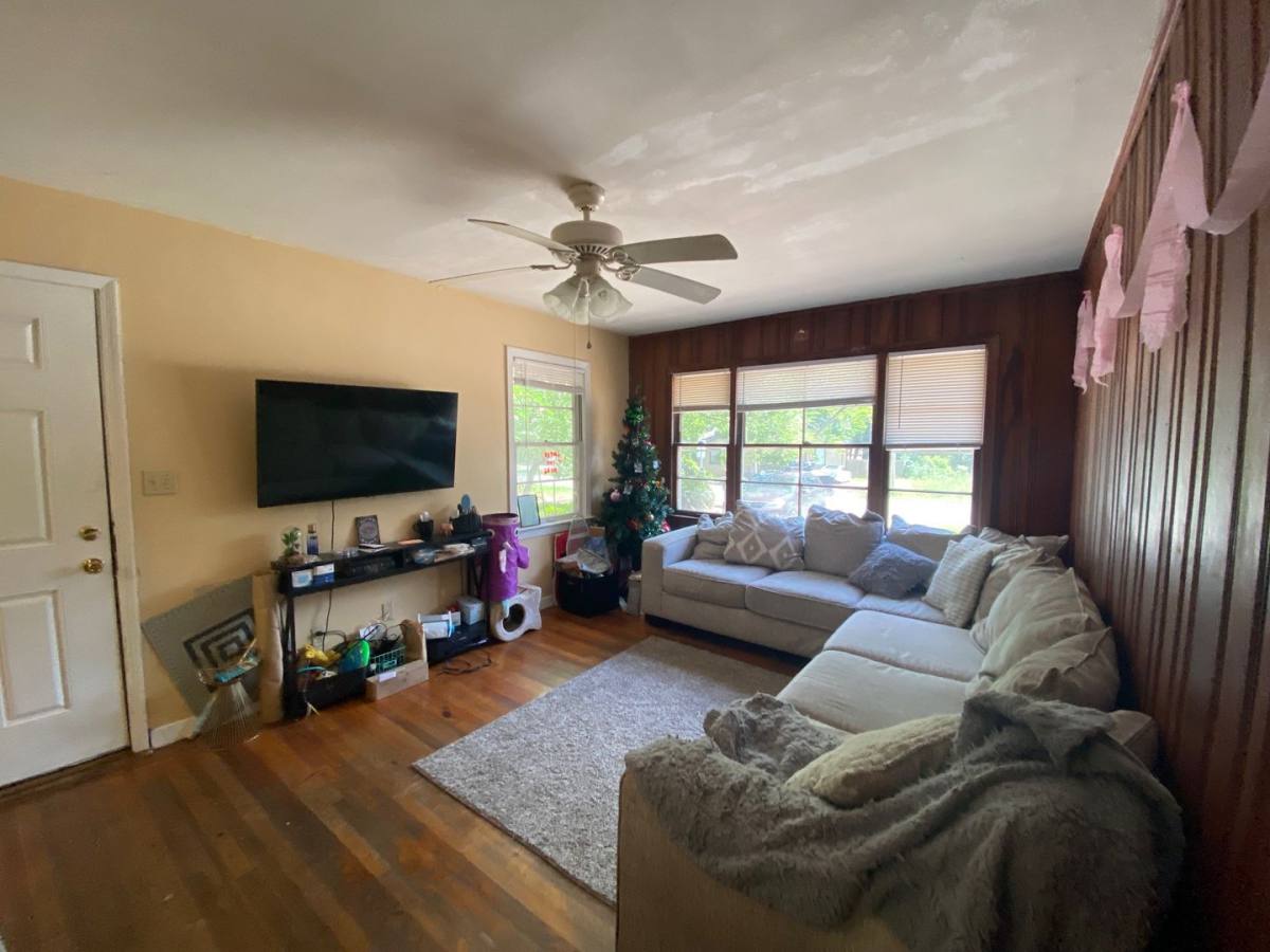House for rent at 1725 Airport Dr, Tallahassee, FL 32304
