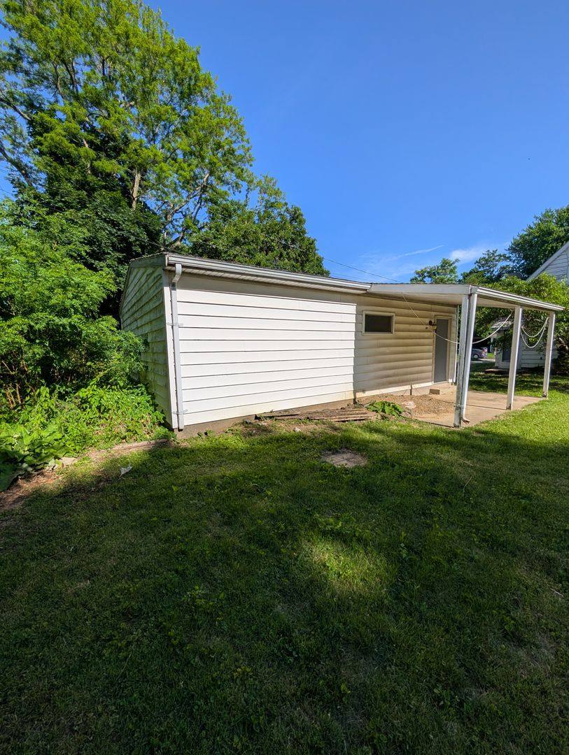 Apartment for rent at 2737 11th Ave, Moline, IL 61265
