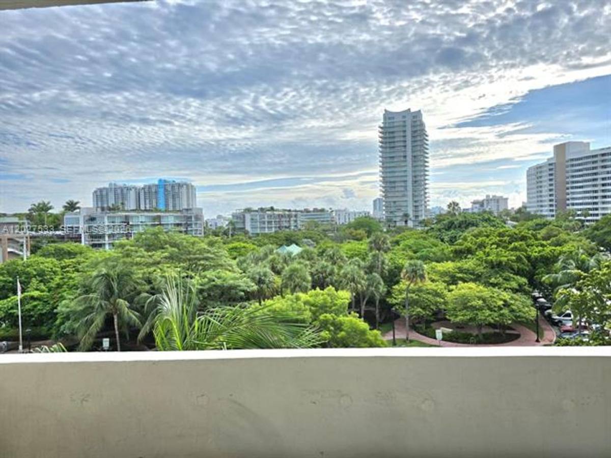 Apartment for rent at 5 Island Ave, Miami Beach, FL 33139
