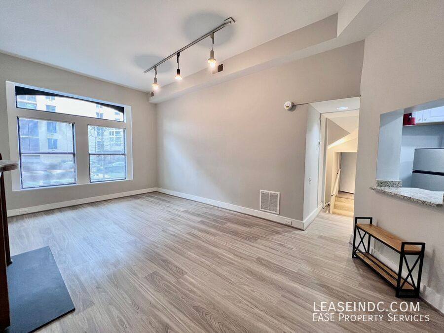 Apartment for rent at 1007 New Hampshire Ave NW #2, Washington, DC 20037