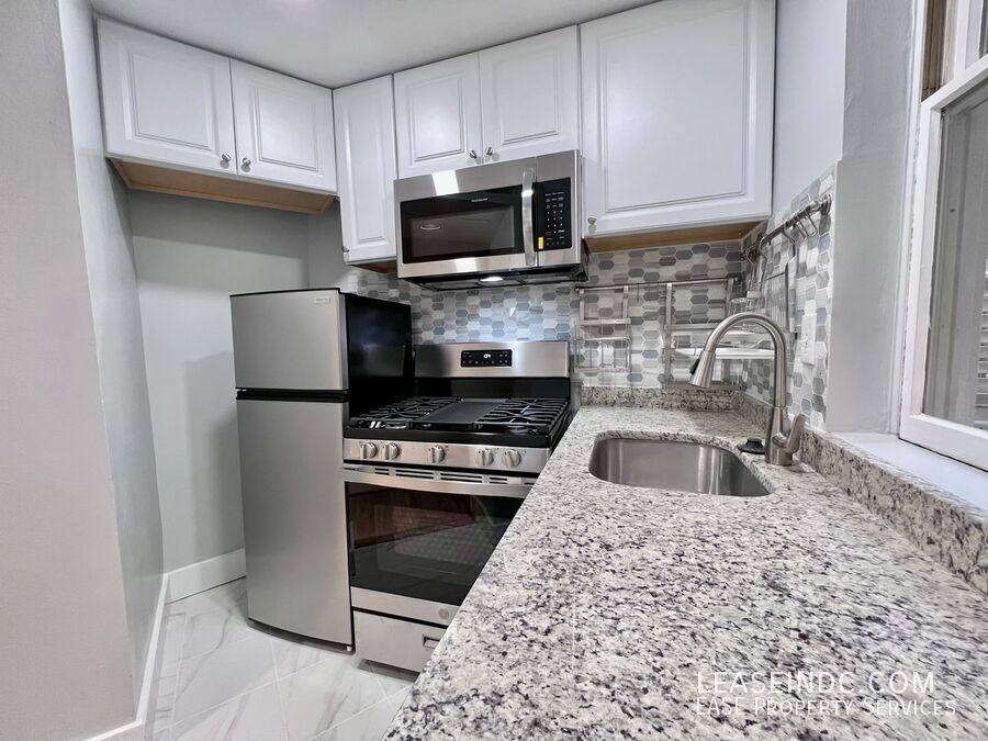 Apartment for rent at 1007 New Hampshire Ave NW #2, Washington, DC 20037