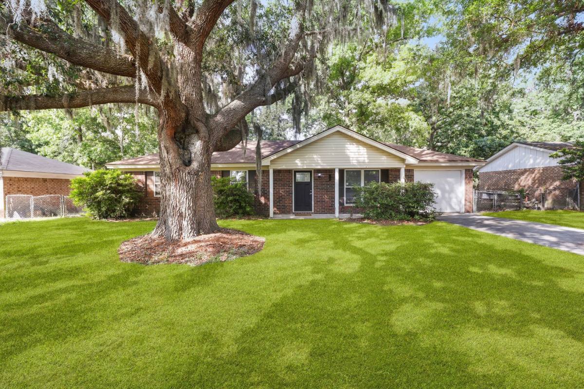 House for rent at 226 Larchmont Dr, Savannah, GA 31419