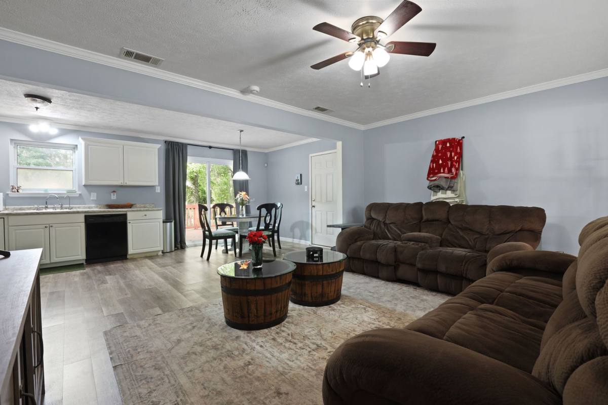 House for rent at 226 Larchmont Dr, Savannah, GA 31419