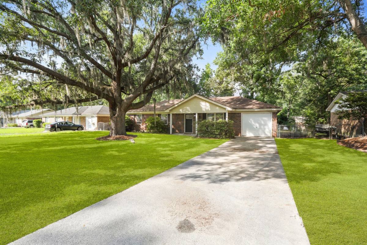 House for rent at 226 Larchmont Dr, Savannah, GA 31419