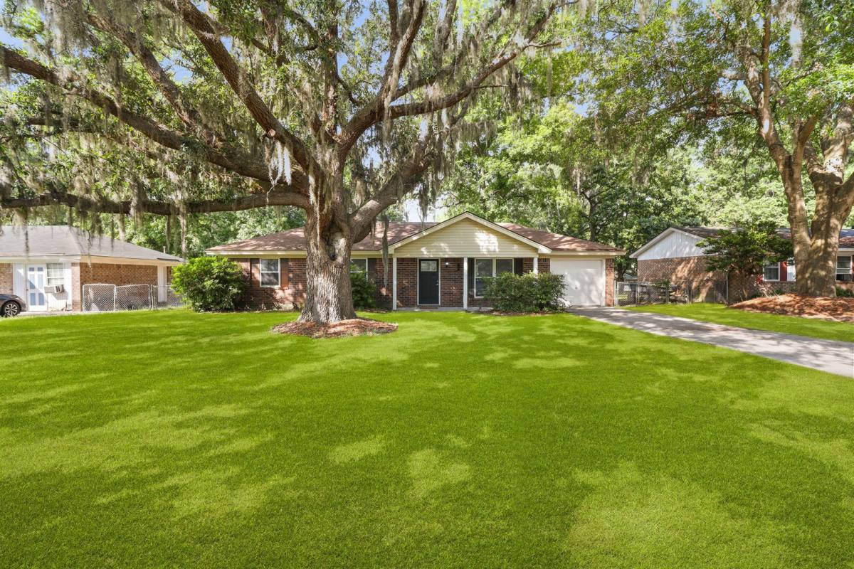 House for rent at 226 Larchmont Dr, Savannah, GA 31419