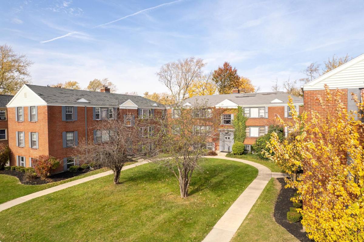 Apartment for rent at 266-300 Highland Parkway, North Tonawanda, NY 14120