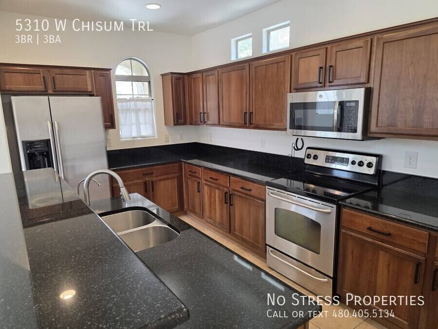 Townhouse for rent at 5310 W Chisum Trail, Phoenix, AZ 85083