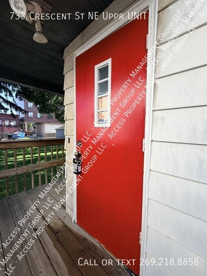House for rent at 733 Crescent St NE Uppr, Grand Rapids, MI 49503