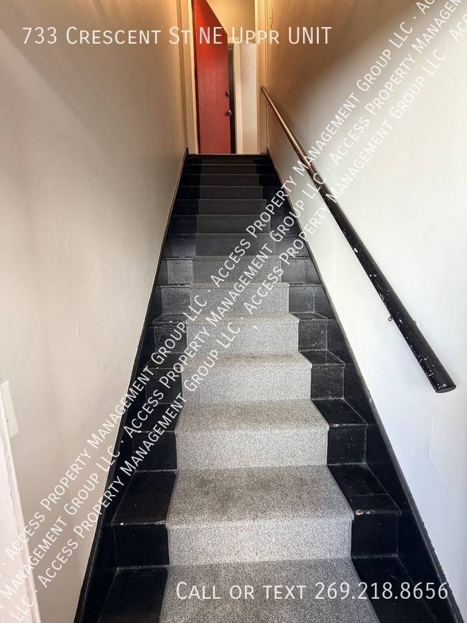 House for rent at 733 Crescent St NE Uppr, Grand Rapids, MI 49503