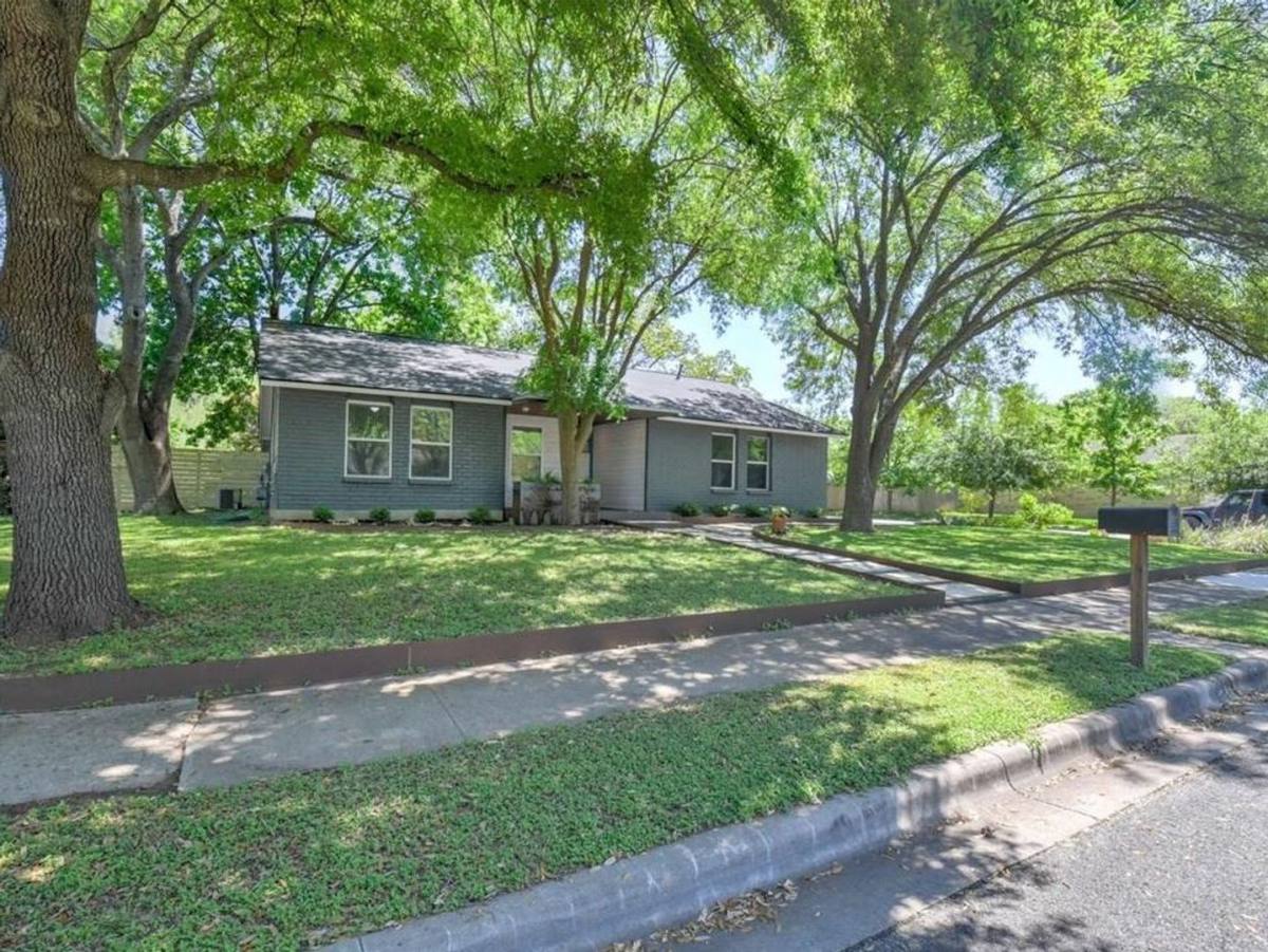 House for rent at 6605 Clubway, Austin, TX 78745