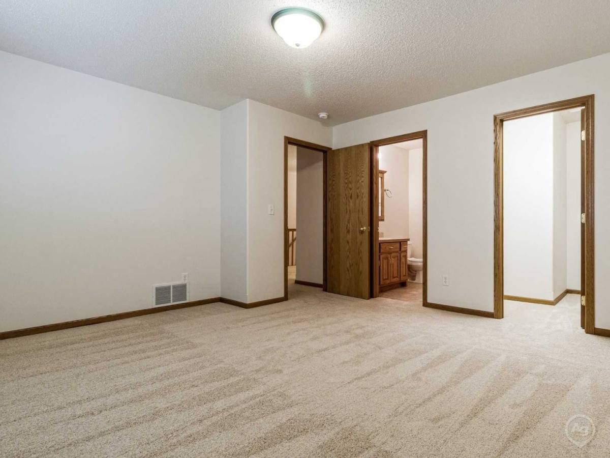 Townhouse for rent at 3015 40th Ave SW, Fargo, ND 58104