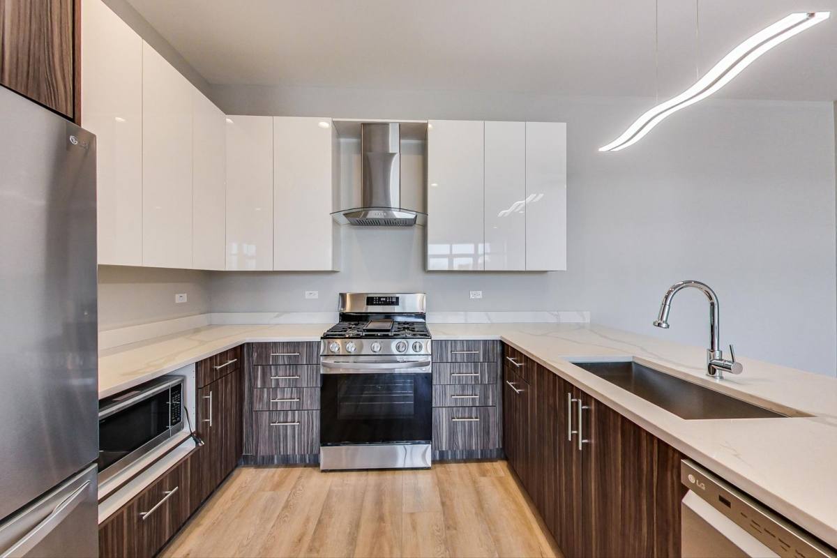 Apartment for rent at 8025 Skokie Blvd, Skokie, IL 60077