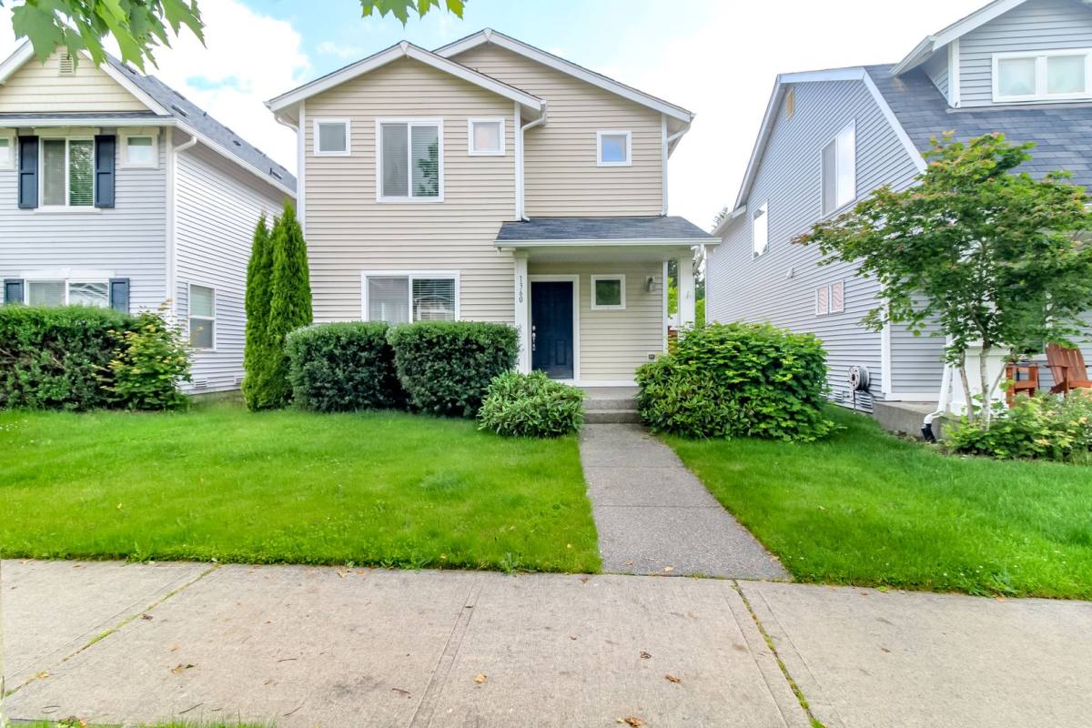 House for rent at 1360 Sinclair Dr, Dupont, WA 98327