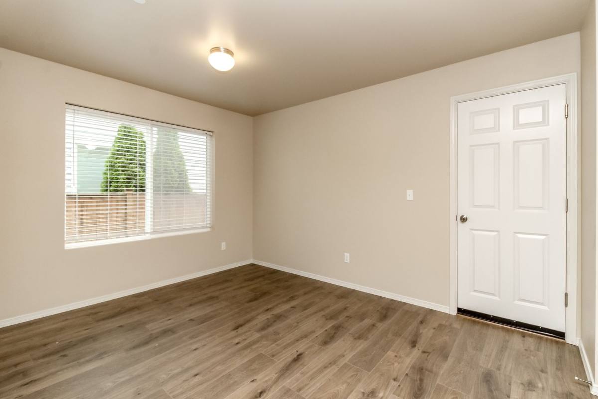 House for rent at 1360 Sinclair Dr, Dupont, WA 98327