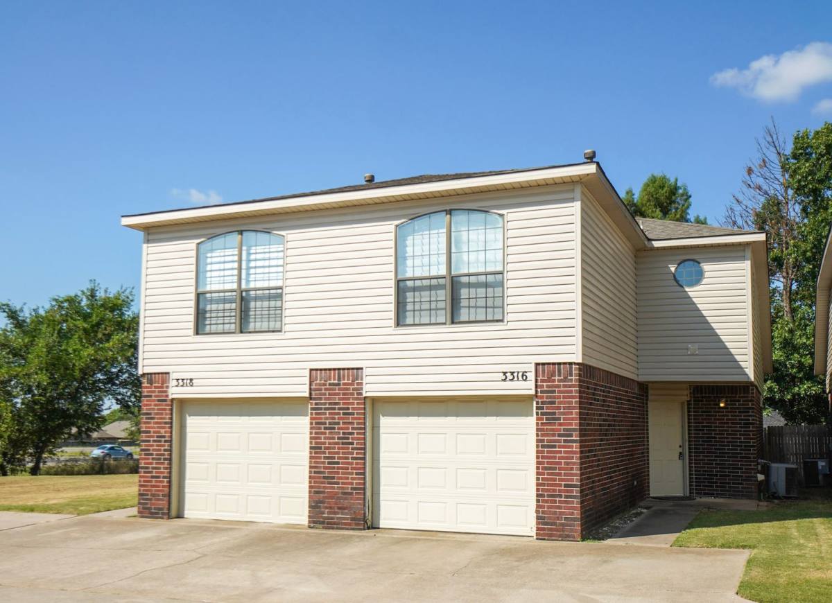 3318 Ridgecrest Circle, Norman, OK 73072 - Townhouse for Rent