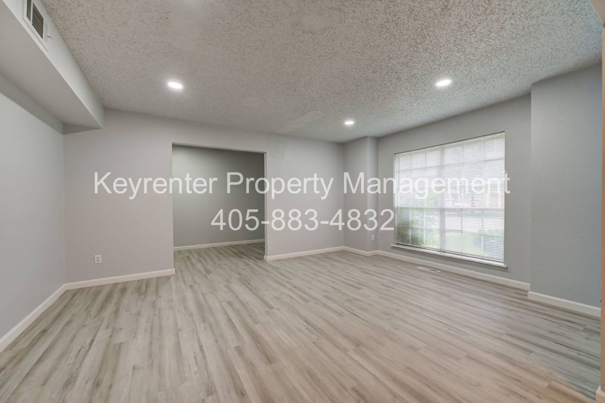 Townhouse for rent at 1309 Crown Point Ave, Norman, OK 73072