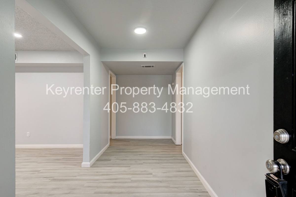 Townhouse for rent at 1309 Crown Point Ave, Norman, OK 73072