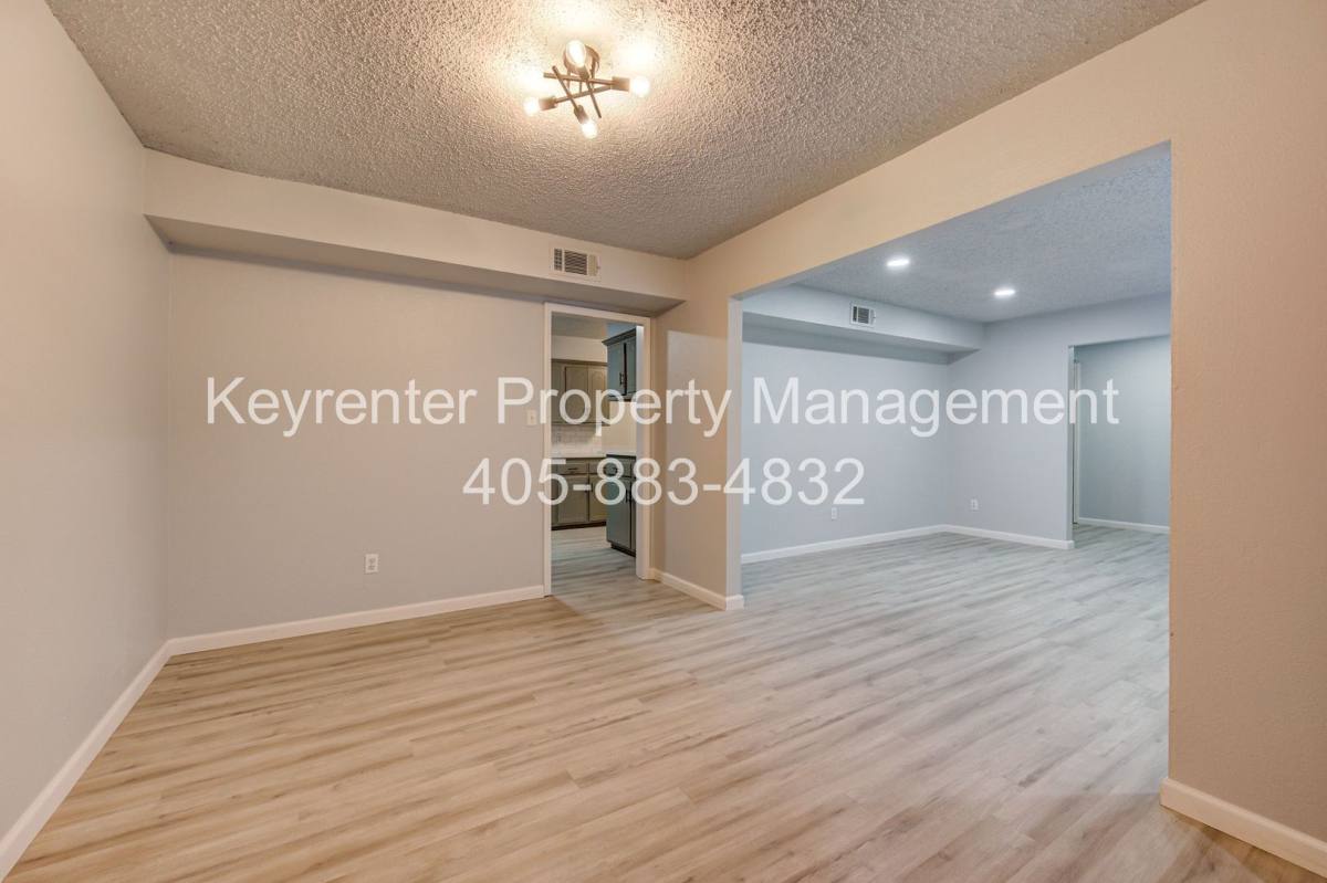 Townhouse for rent at 1309 Crown Point Ave, Norman, OK 73072