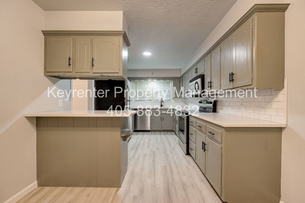Townhouse for rent at 1309 Crown Point Ave, Norman, OK 73072