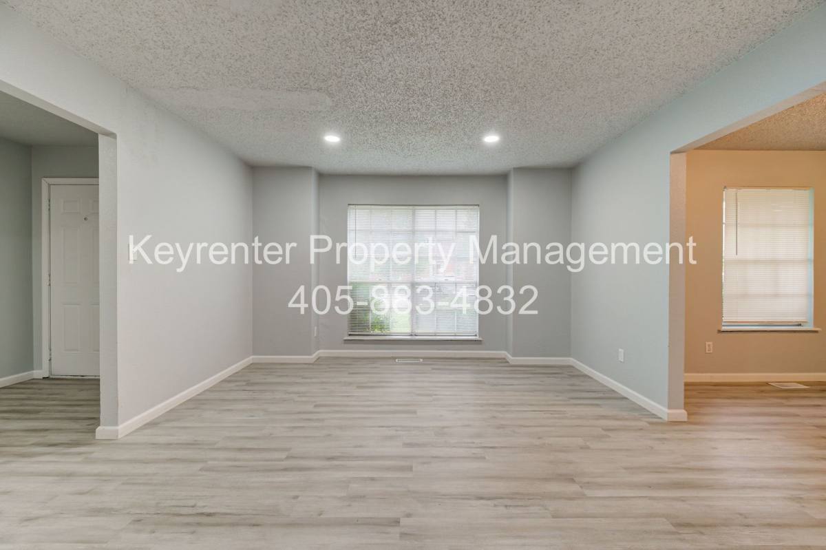 Townhouse for rent at 1309 Crown Point Ave, Norman, OK 73072