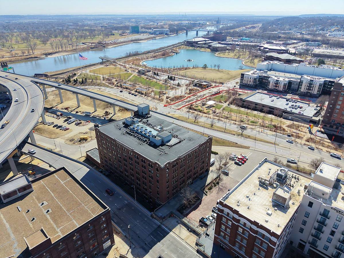 Apartment for rent at 105 S 9th St, Omaha, NE 68102