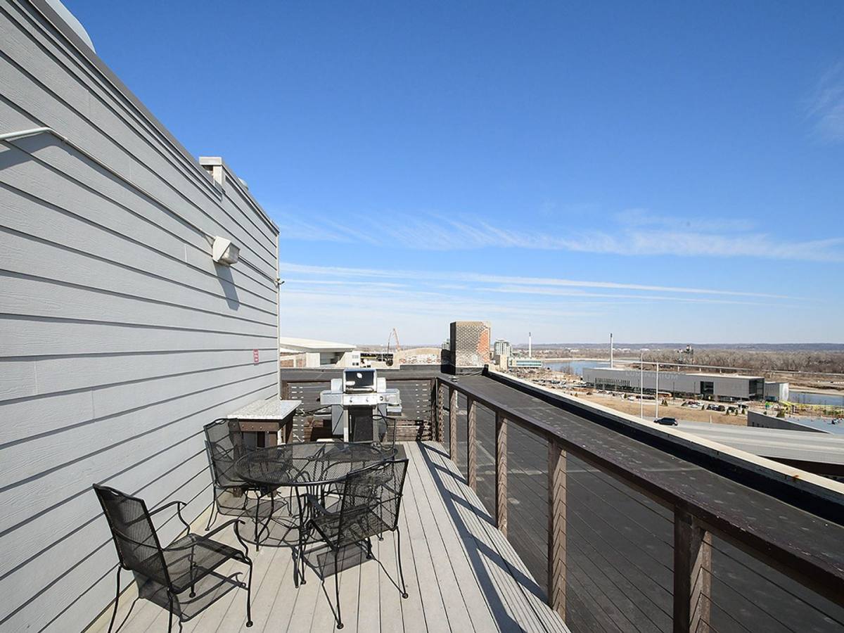 Apartment for rent at 105 S 9th St, Omaha, NE 68102