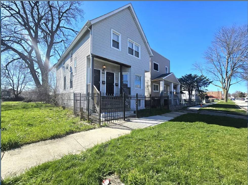 Apartment for rent at 12026 S Union Ave #1, Chicago, IL 60628