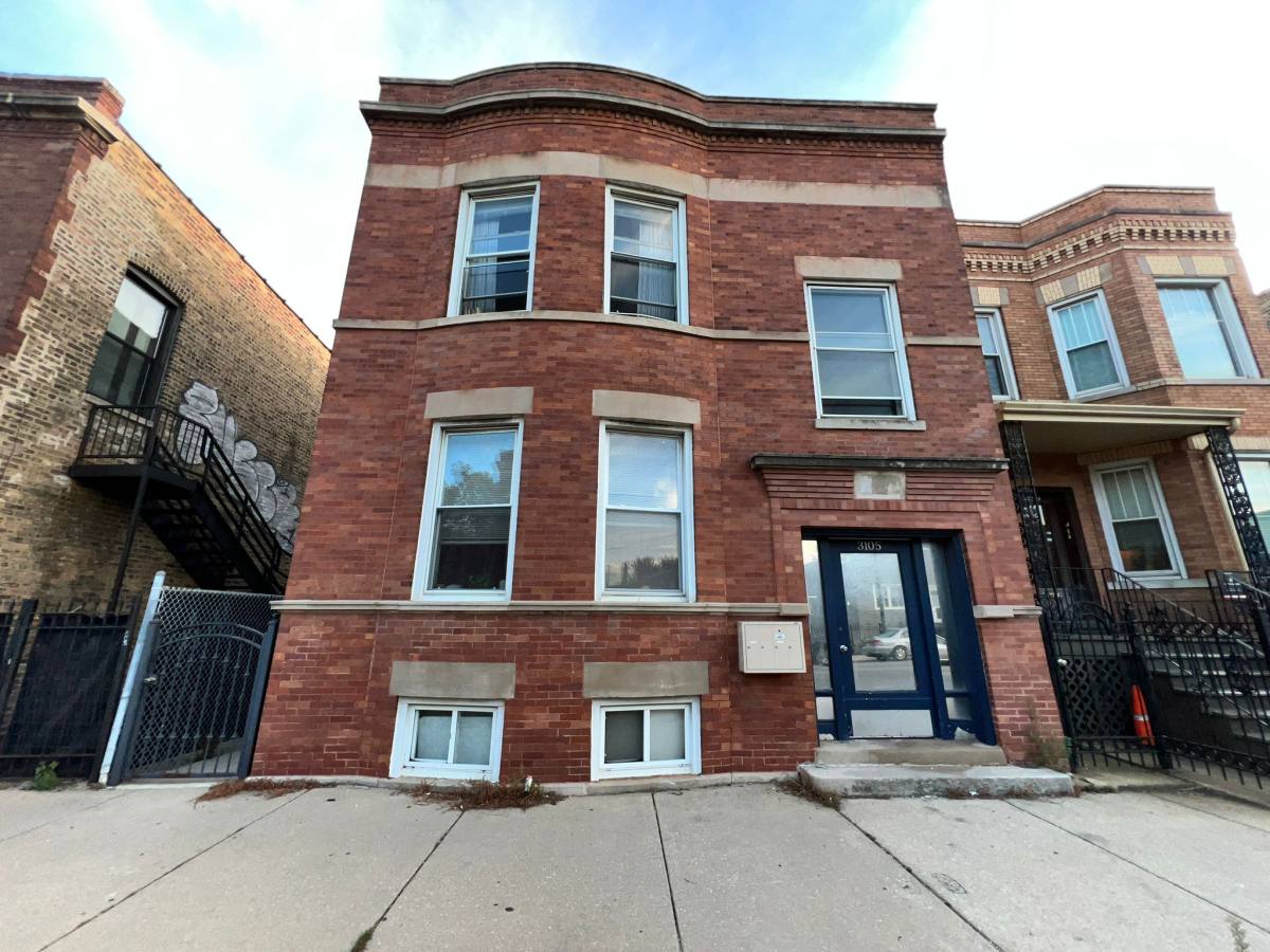 Apartment for rent at 3105 W Diversey Ave #2R, Chicago, IL 60647