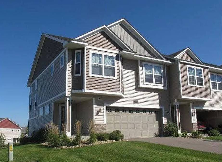 Townhouse for rent at 15203 Maryland Ave S, Savage, MN 55378