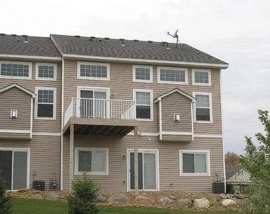 Townhouse for rent at 15203 Maryland Ave S, Savage, MN 55378