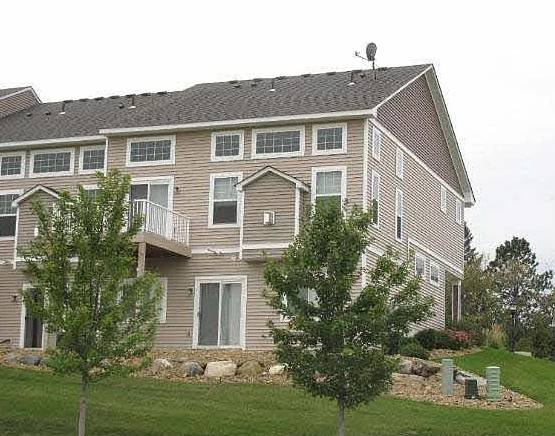 Townhouse for rent at 15203 Maryland Ave S, Savage, MN 55378