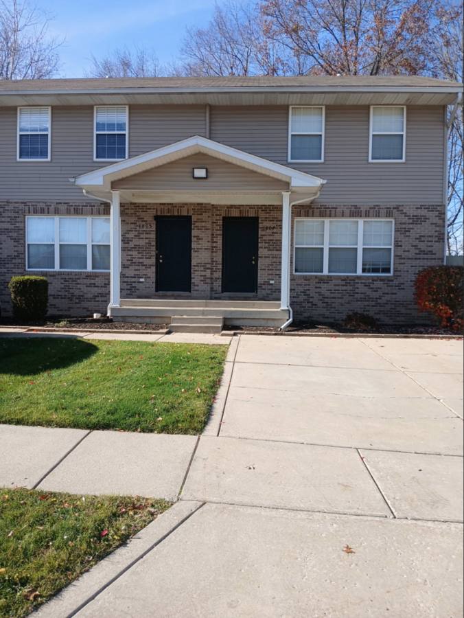 Townhouse for rent at 1701 Dainesway Dr, Valparaiso, IN 46383