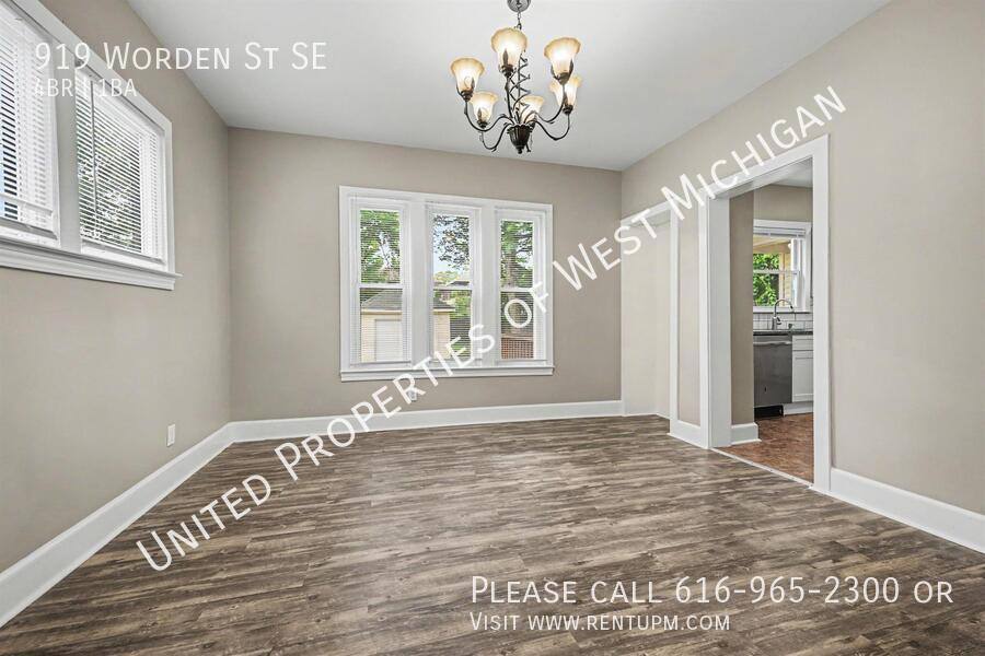 House for rent at 919 Worden St SE, Grand Rapids, MI 49507