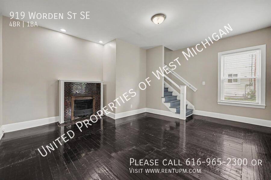 House for rent at 919 Worden St SE, Grand Rapids, MI 49507